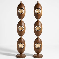 1 der 2 vertikal ausgerichteten Gefäße der Serie „Gèlèdé Lamp“, Salù Iwadi Studio