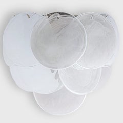 Plusieurs grands disques en verre blanc de Murano et appliques en chrome, Italie