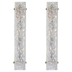 1 des 2 appliques murales « Tube Textured Ice Glass and Brass » de Kaiser, 1970