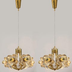 1 von 2 Kronleuchtern aus Glas und Messing von Sische, modernistisches Design der 1960er Jahre