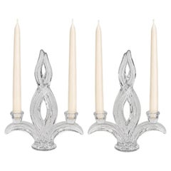 Coppia di candelabri in cristallo a due bracci, Jacques du Châtel, Vannes, Francia, 1970