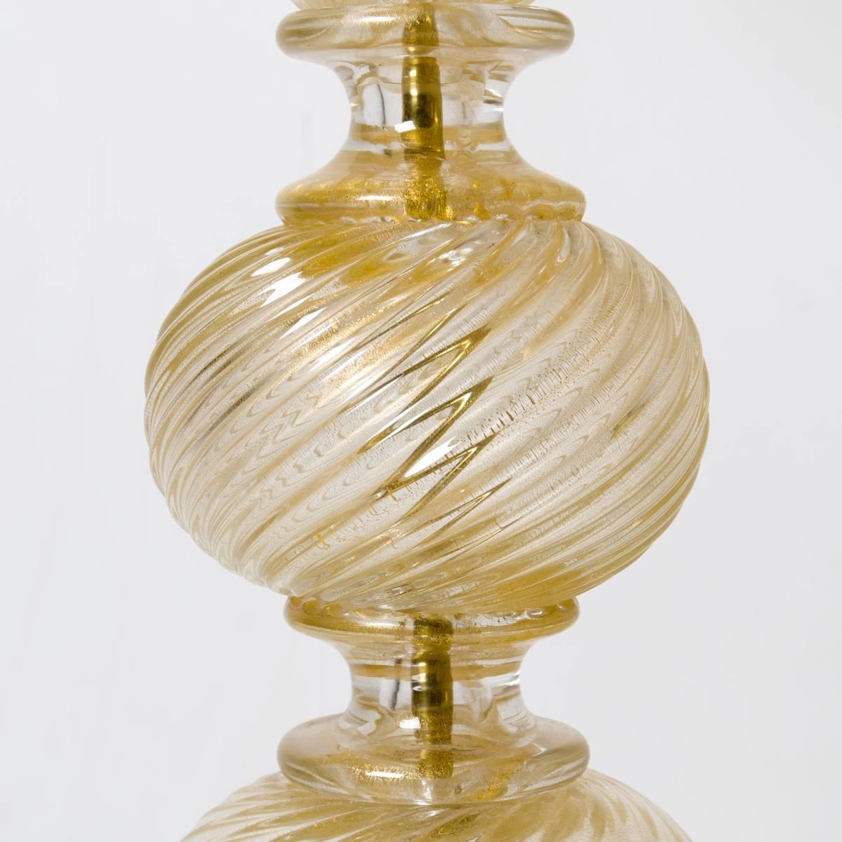 Elegant Italian Murano Gold Inclusions Glass Floor Lamp by Barovier & Toso In Excellent Condition In Rijssen, NL