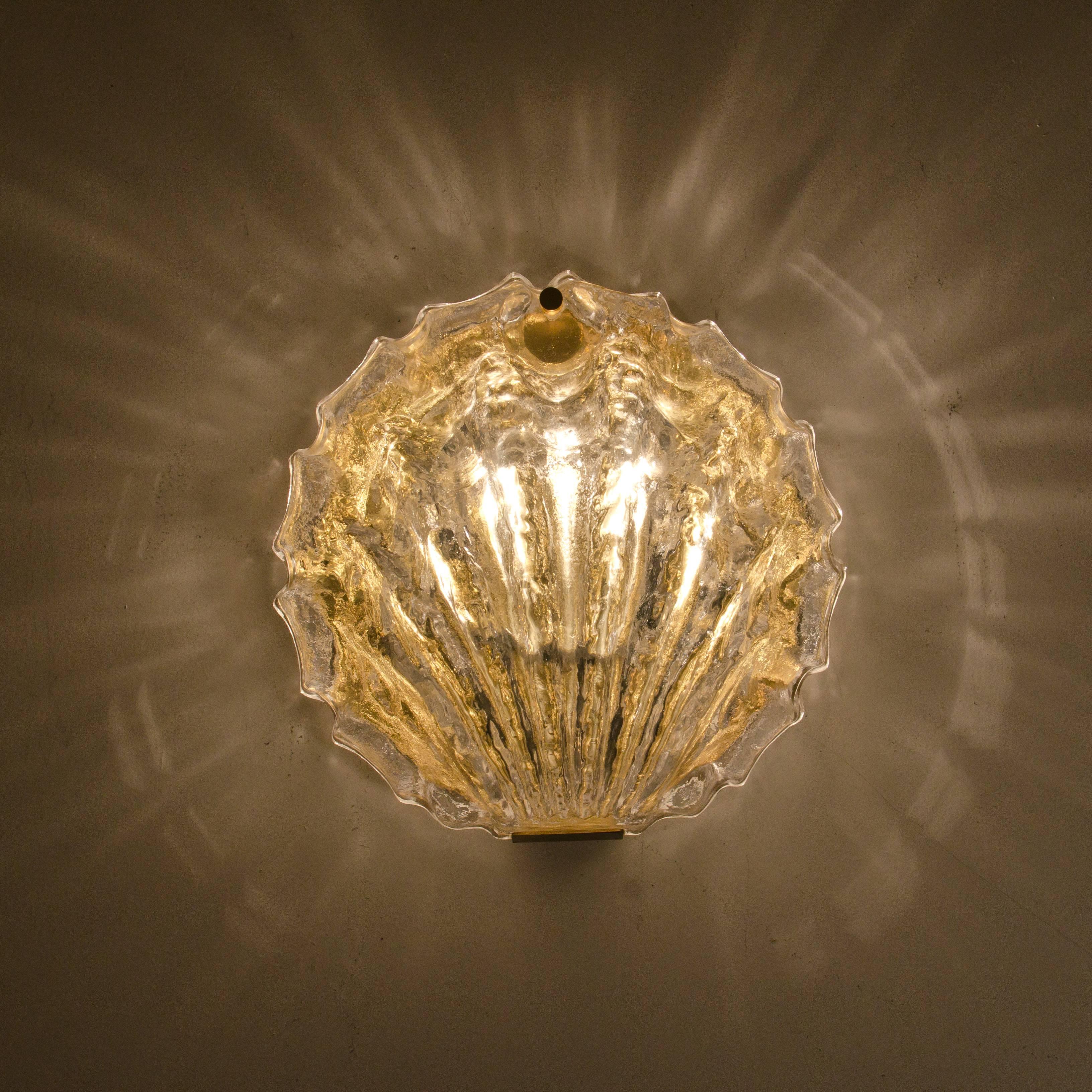 Pair of Golden Ice Glass Shell Wall Sconces from Kalmar, 1960s In Excellent Condition In Rijssen, NL
