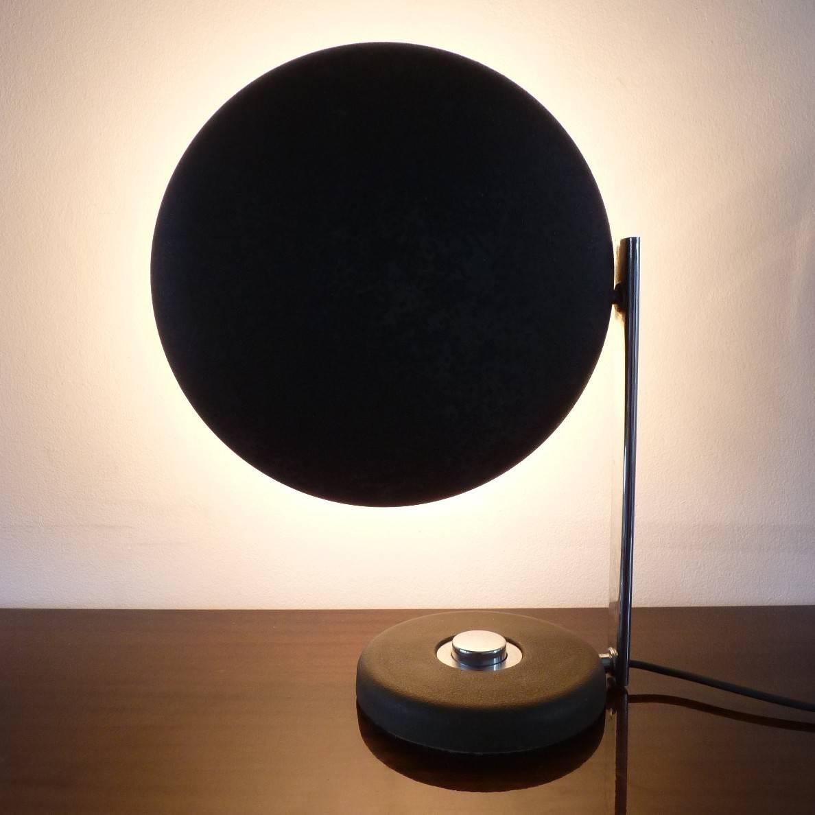 Oslo desk lamp by Heinz Pfaender from Hillebrand. From 1962. You can swivel and focus the hood of this desk lamp (see pictures). Striking on the lamps of Hillebrand is the good quality and the push button in the middle of the foot. The lamp has two
