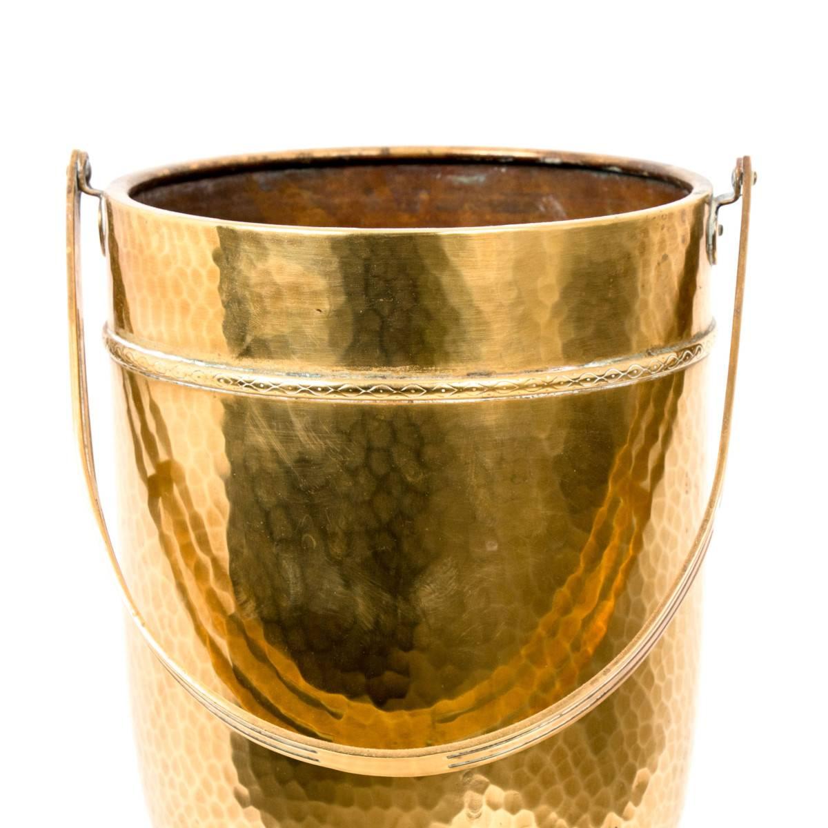Hammered WMF Solid Brass Champagne Cooler/Ice Bucket, Jugendstil, 1930 In Excellent Condition In Rijssen, NL