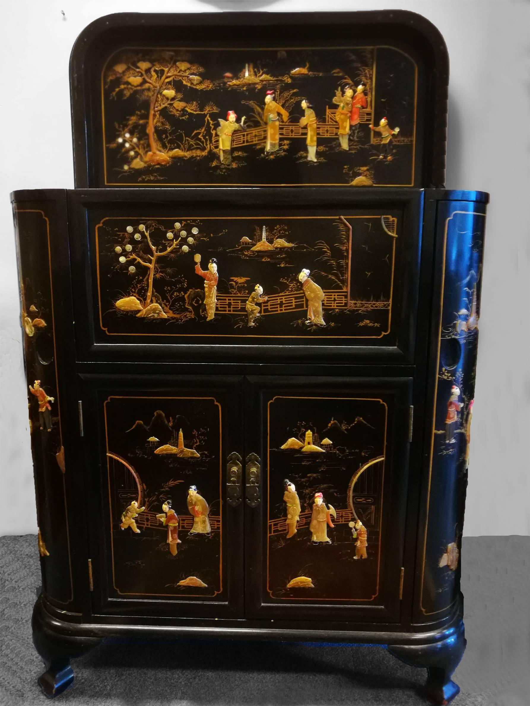 20th Century Midcentury Chinoiserie Inlaid Decorated Mahogany Bar Buffet, Black Laquered