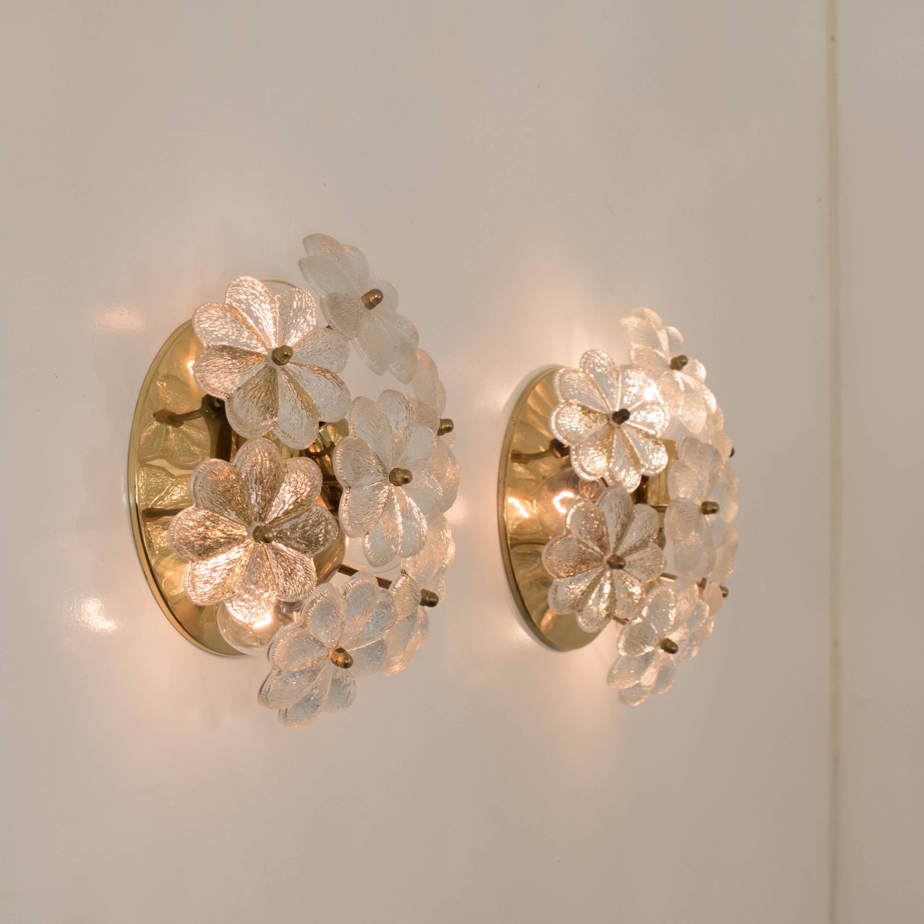 Pair of Glass and Brass Floral Wall Lights from Ernst Palme, 1970s In Good Condition In Rijssen, NL