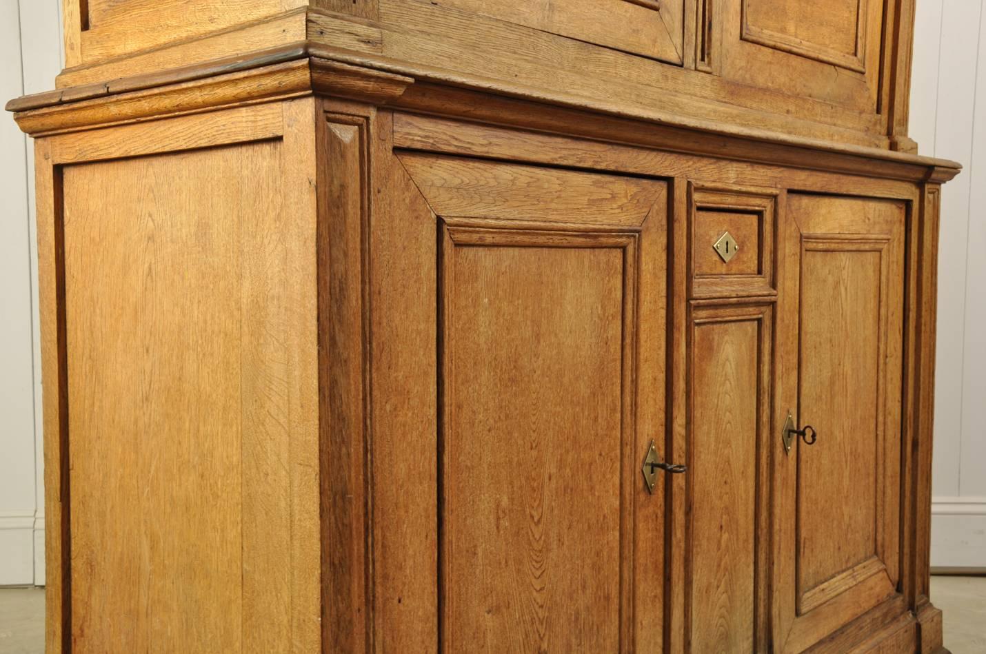 18th Century Antique French Oak Linen Cupboard In Good Condition For Sale In Cirencester, Gloucestershire