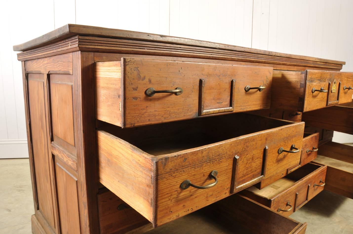 French Pitch Pine Bank of Drawers, circa 1900 For Sale 2