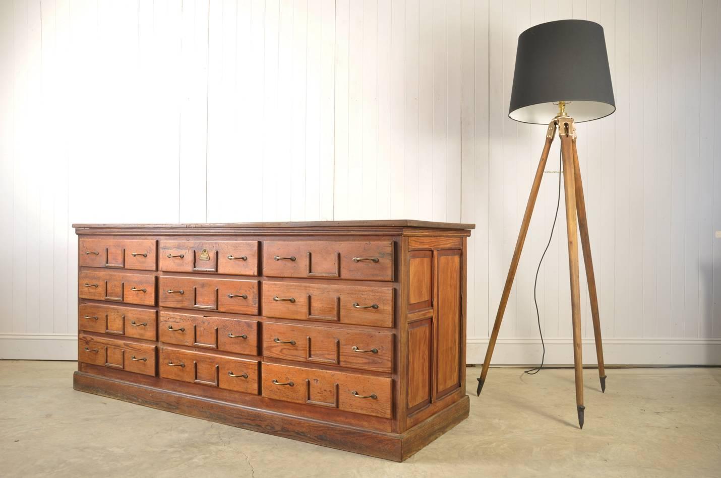 French Pitch Pine Bank of Drawers, circa 1900 For Sale 4
