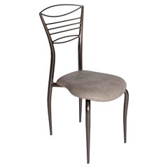 6 chaises italiennes gracieuses en fer de style mi-siècle moderne laqué taupe en cuir vintage