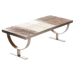 Mesa de centro francesa de mediados de siglo, de cerámica y acero, en tonos marrón, naranja y blanco, de los años 70