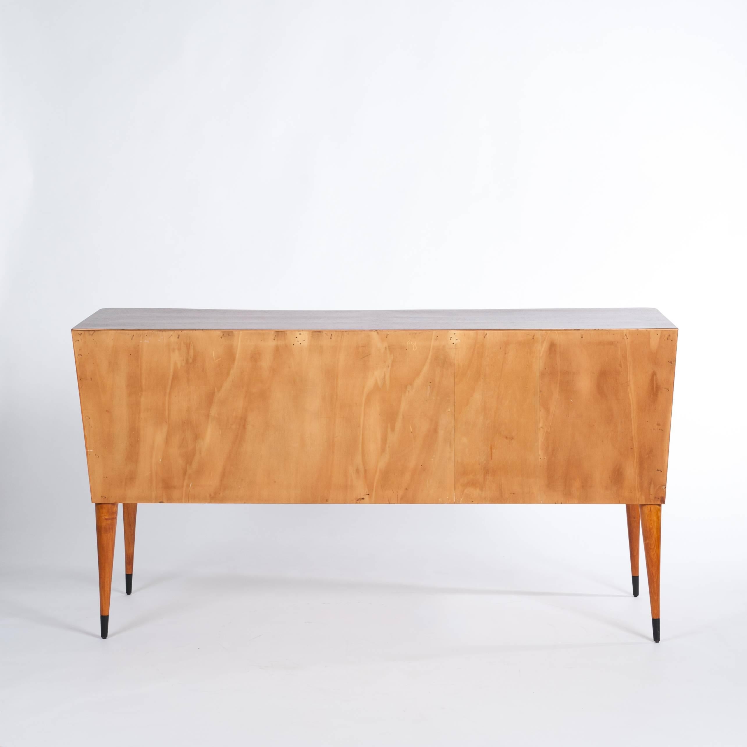 Mid-Century Italian Chest of Drawer in Macassar Veneer and Brass Handles 1950s 2