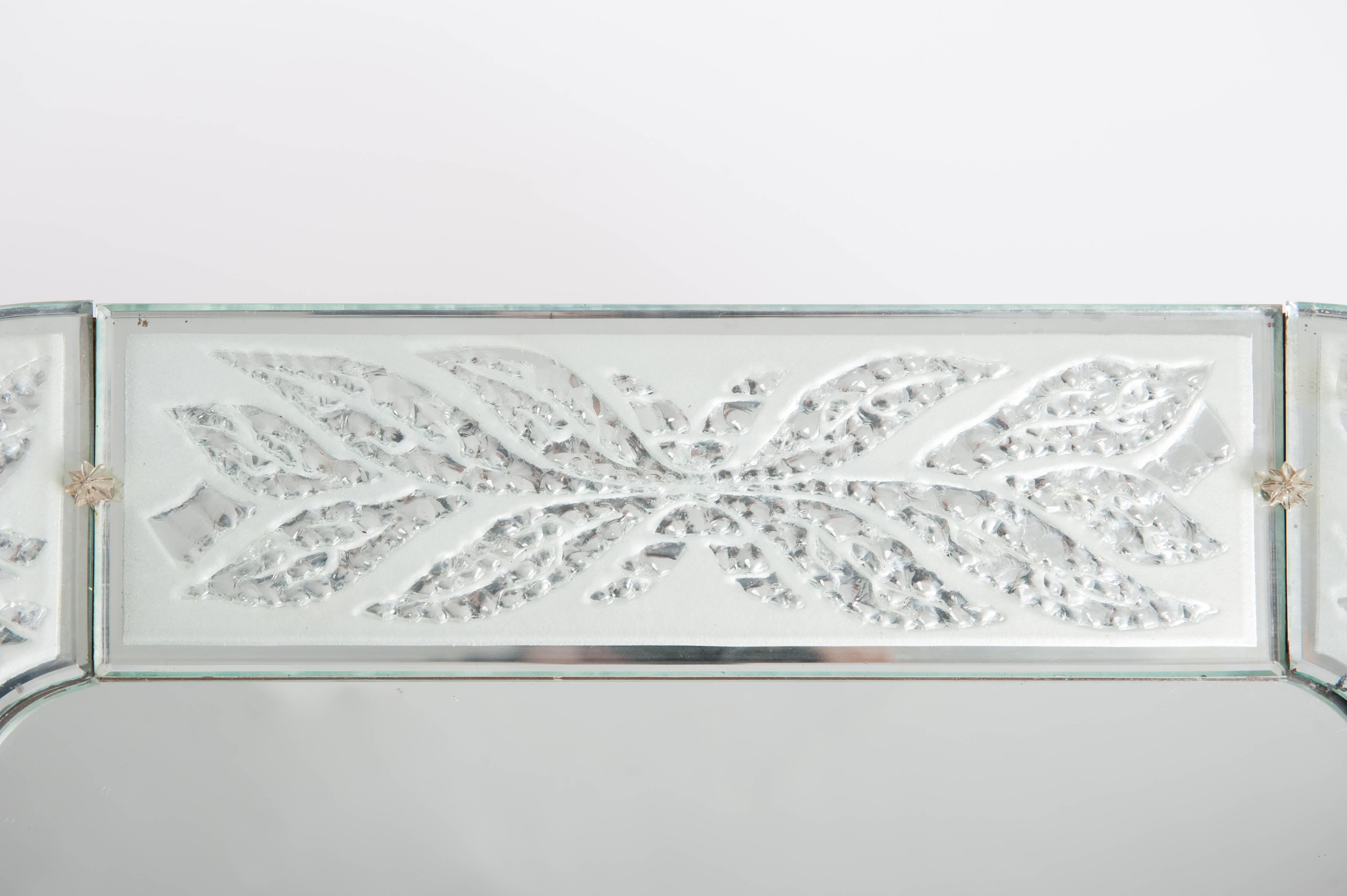 Art Deco Swedish Art Déco Mirror, Fine Engraving with stylized Leaves 1930s For Sale