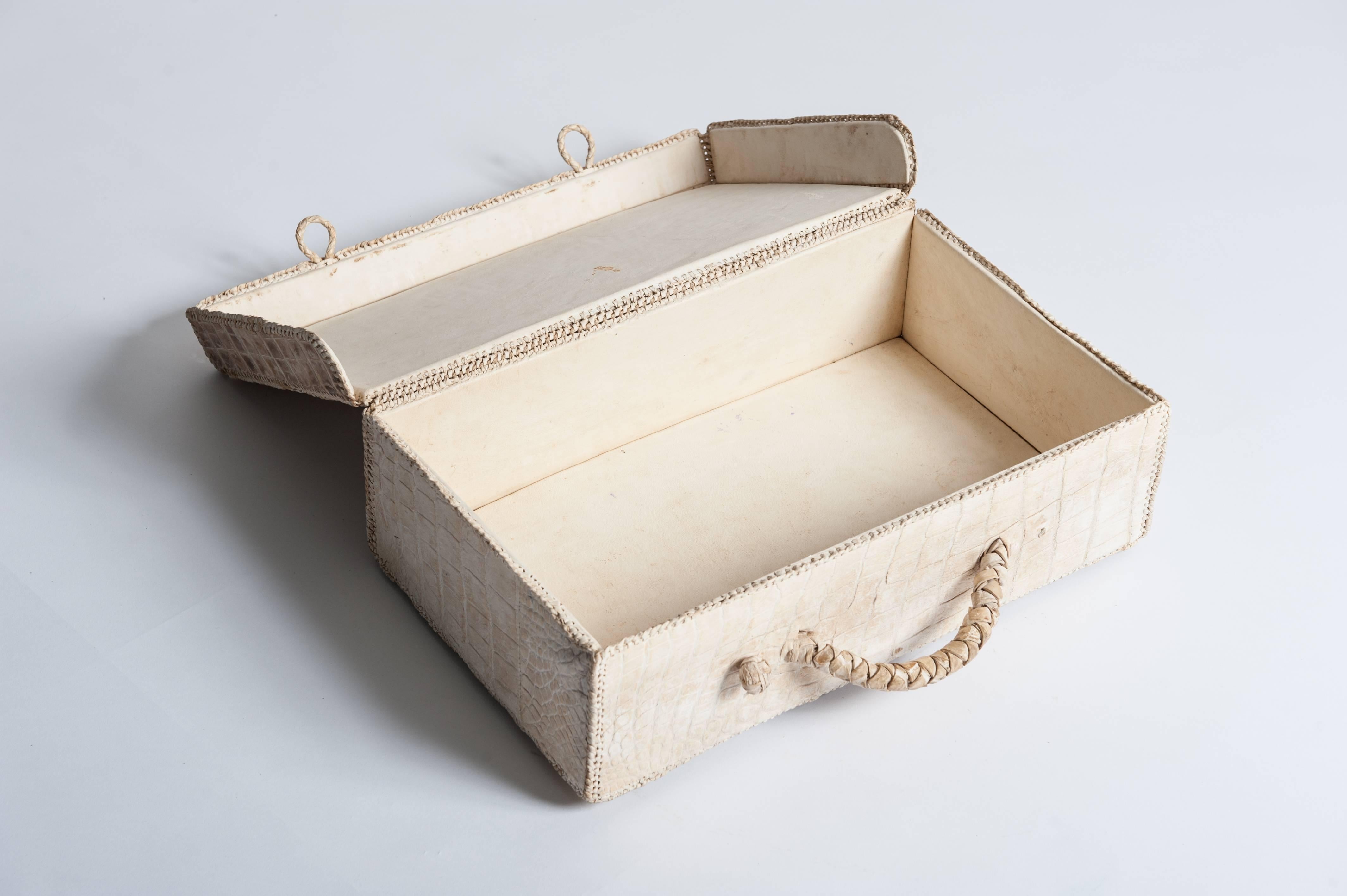 Unique French Art DÉco Picnic Case Creme-White Hornback Croco Leather 1930s In Good Condition For Sale In Salzburg, AT