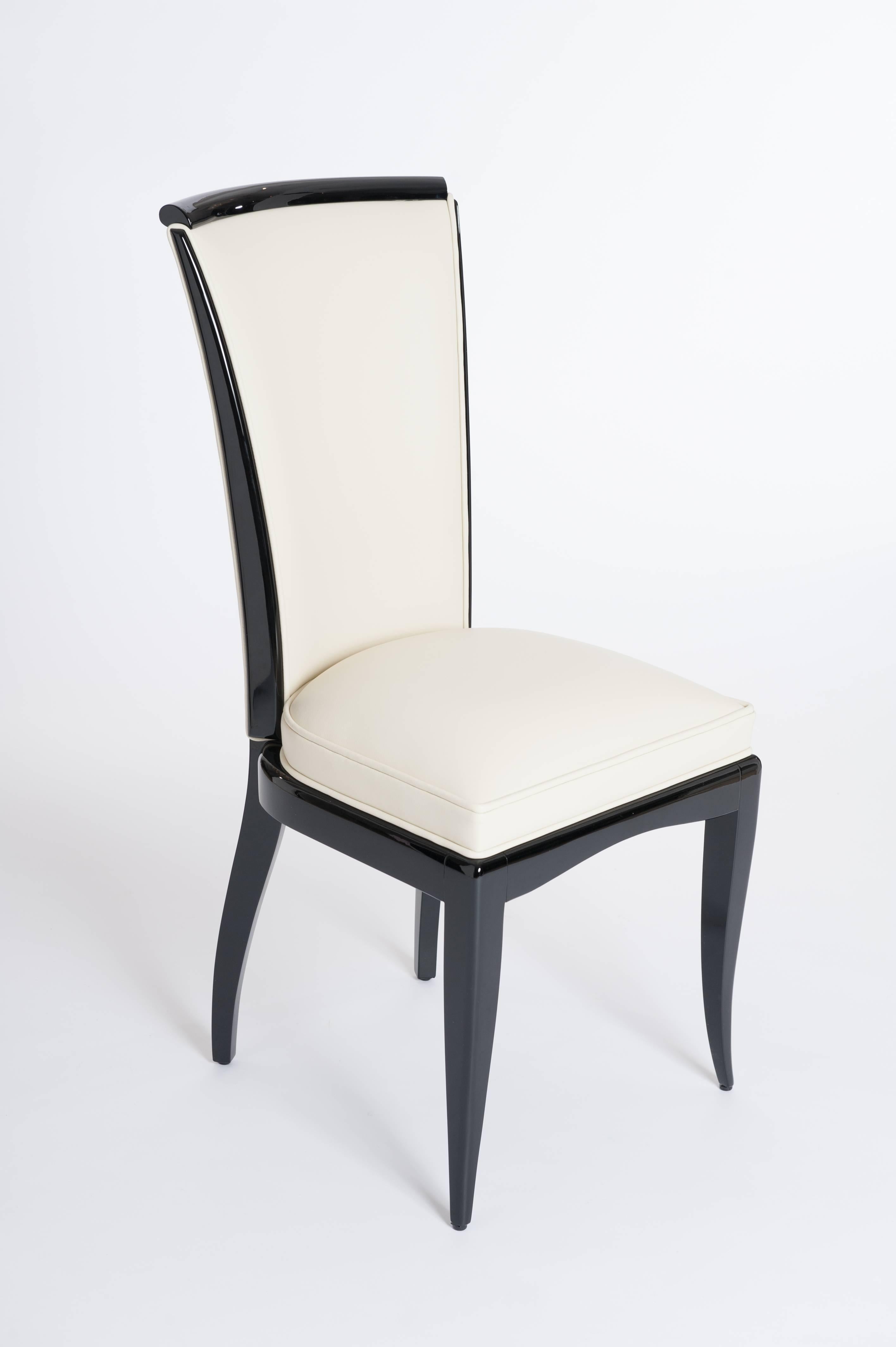 Set of Six Elegant, French Art Deco Dining Chairs, Re-Lacquered, Re-Upholstery In Excellent Condition In Salzburg, AT