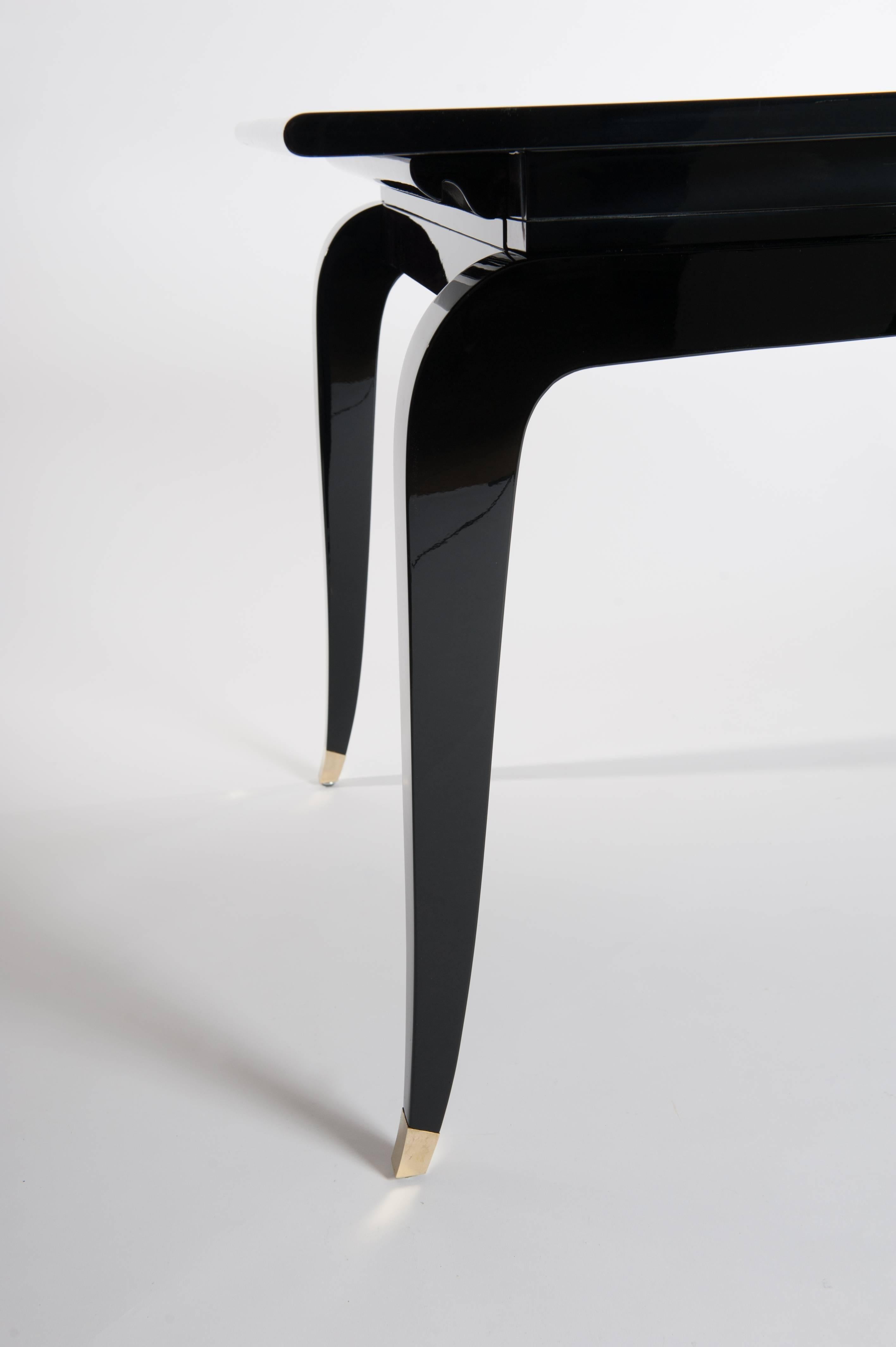 Französisch Rechteckige Art Deco Esstisch Schwarzer Lack Vier konische Beine (Art déco)