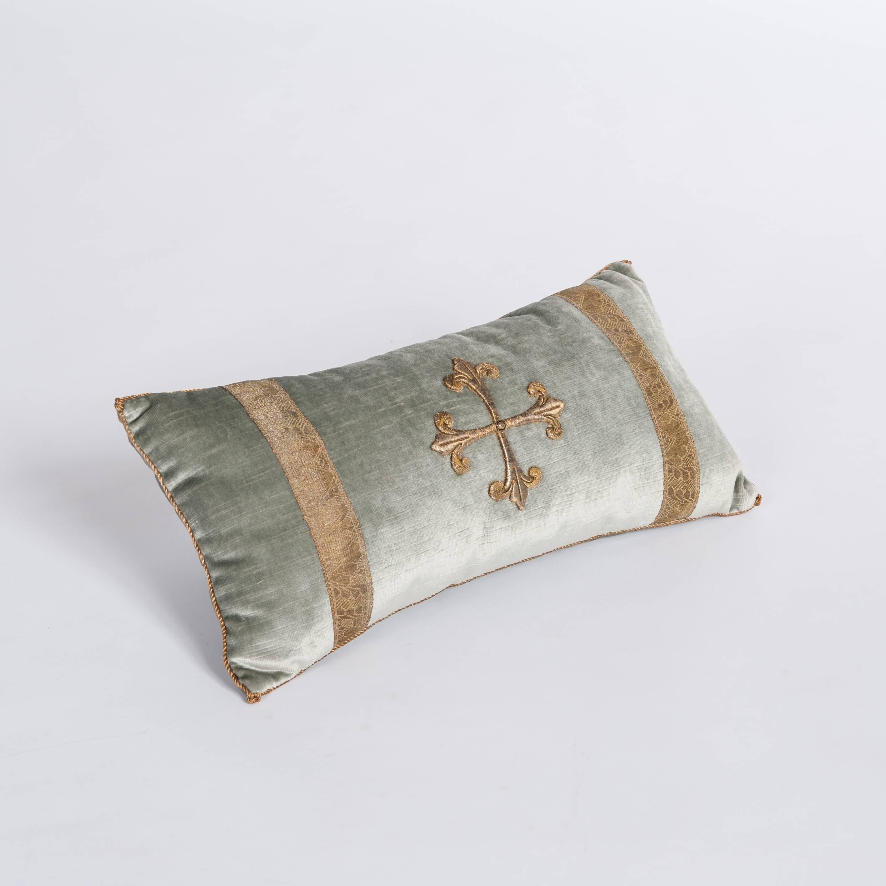 Gold Pair of Pastel Green Colored Velvet Pillows with Antique Metallic Embroidery For Sale