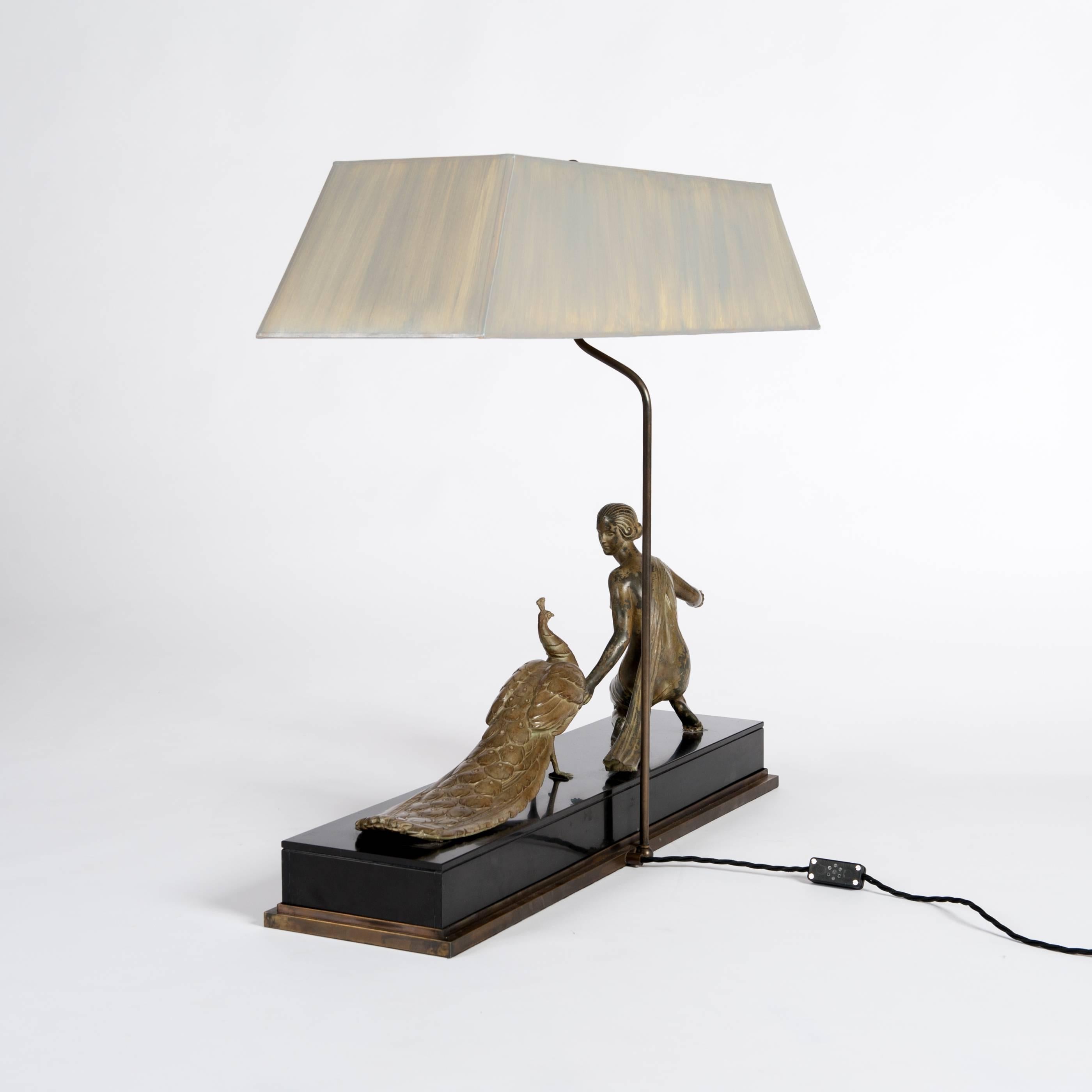 Large Art Déco Figural Table Lamp in Cast Bronze on Marble Top, Signed A. Ouline In Good Condition In Salzburg, AT