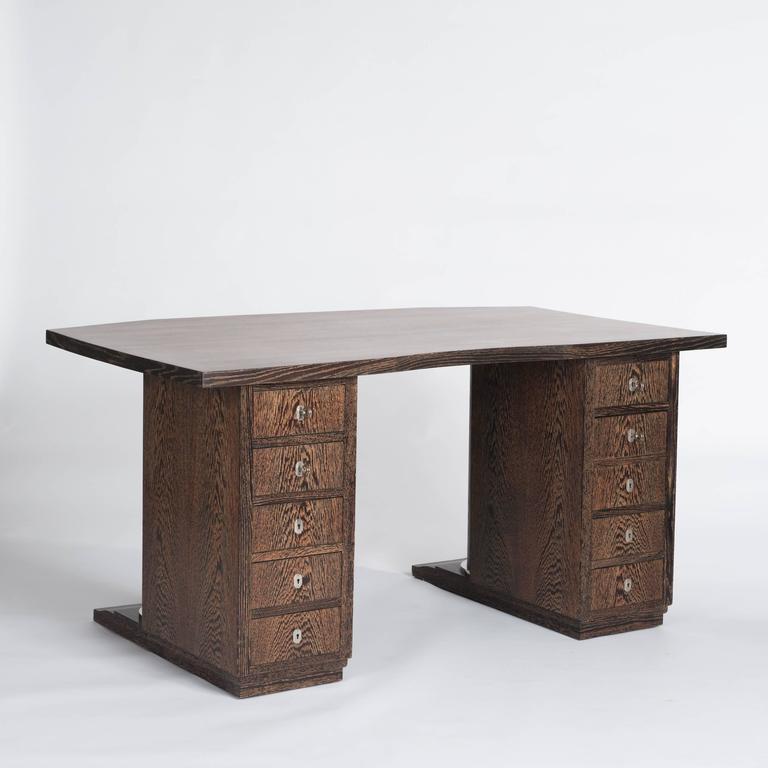 Organic shaped Art Deco desk (plus shelf) with 10 drawers by the ebenist and designer Francisque Chaleyssin (1872-1951)
Solid oak feet with a veneered top in chene ceruse (Brazilian oak / Keckwood) with gorgeous wood graining
combined with nickeled