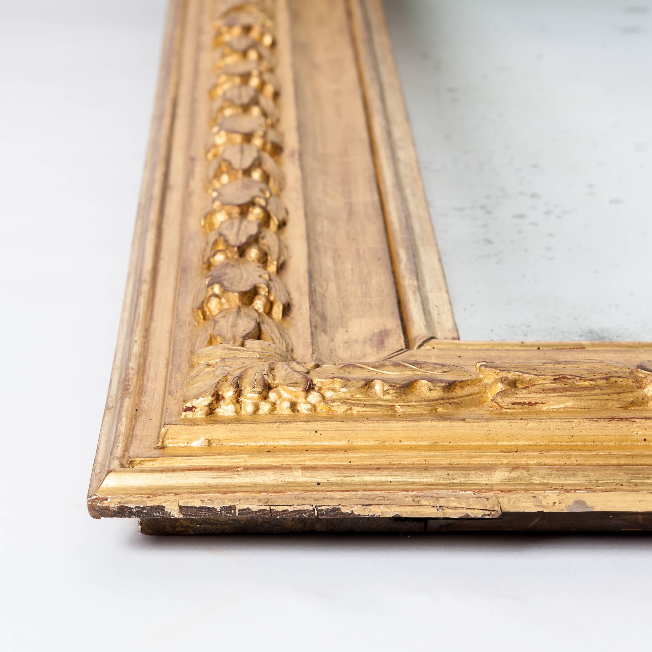 French Gilt Louis XVI Wall Mirror, 18th Century with Original Mercury Glass For Sale 2