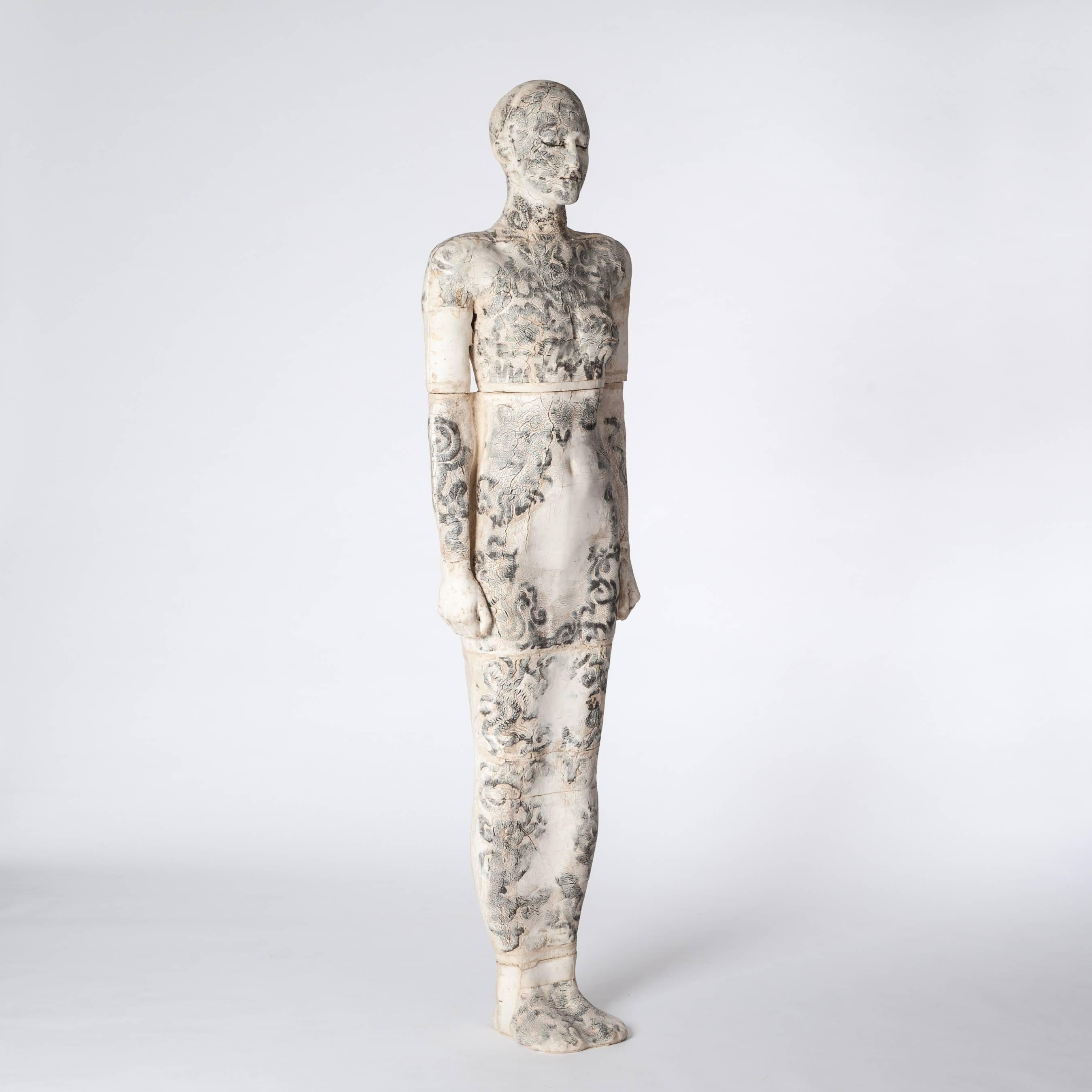 Zeitlosnah (“timeless and close”) 
This series of lifesize female sculptures exuding a static aura of self-containment was created in 
2013 / 2014. 
Height: 182 cm. 
The sculptures show minimal variations in their bodies, postures and facial