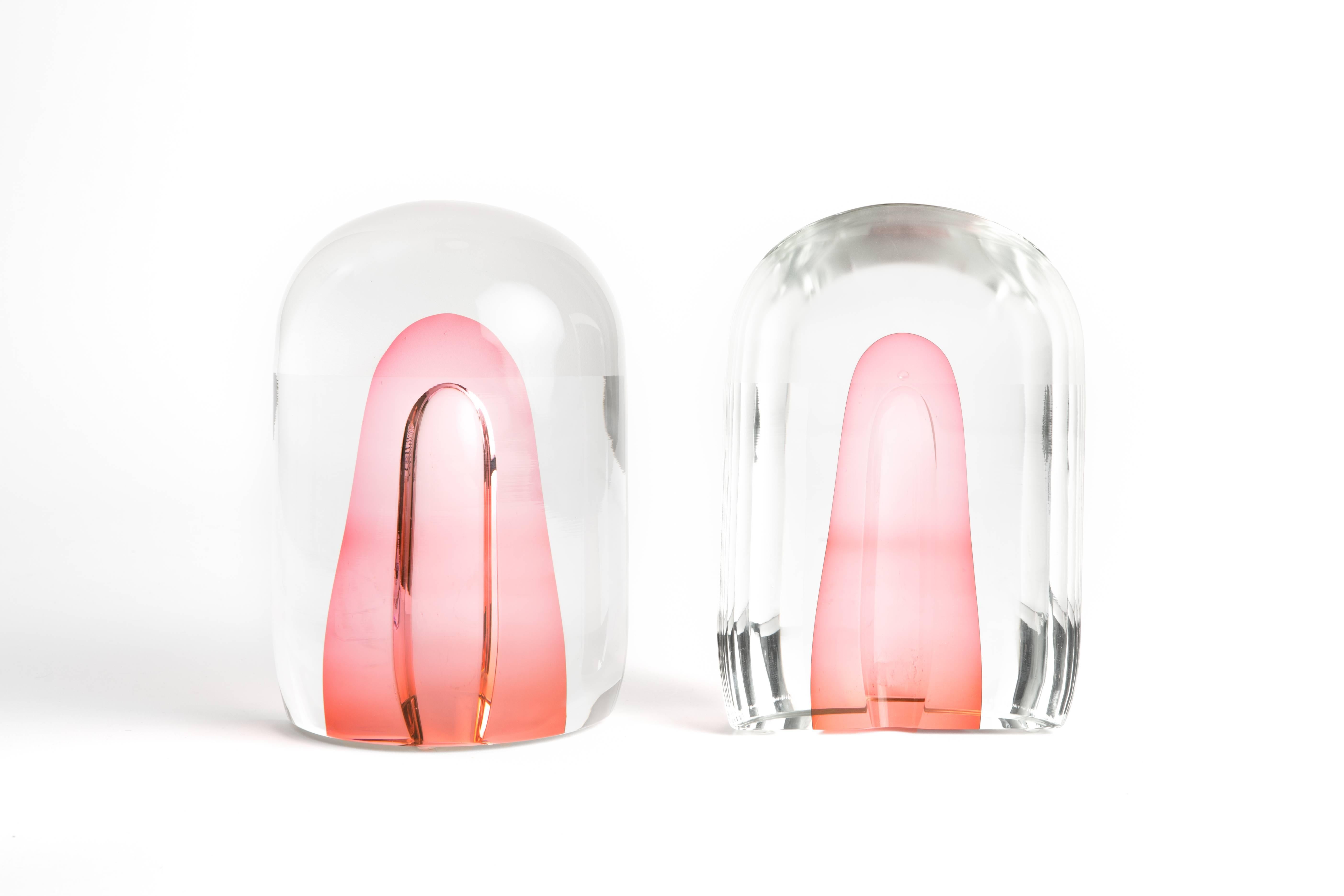 Aurora Rosa Portal-Glas-Buchstützen, ANDREW HUGHES (Moderne) im Angebot