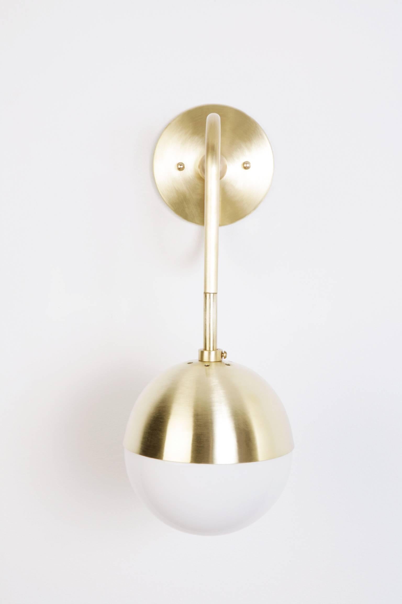 Playful and graphic the Balise is inspired by the 1960s and the irreverence of Jean Royère. The Balise is fabricated in brass with brass details and a 6