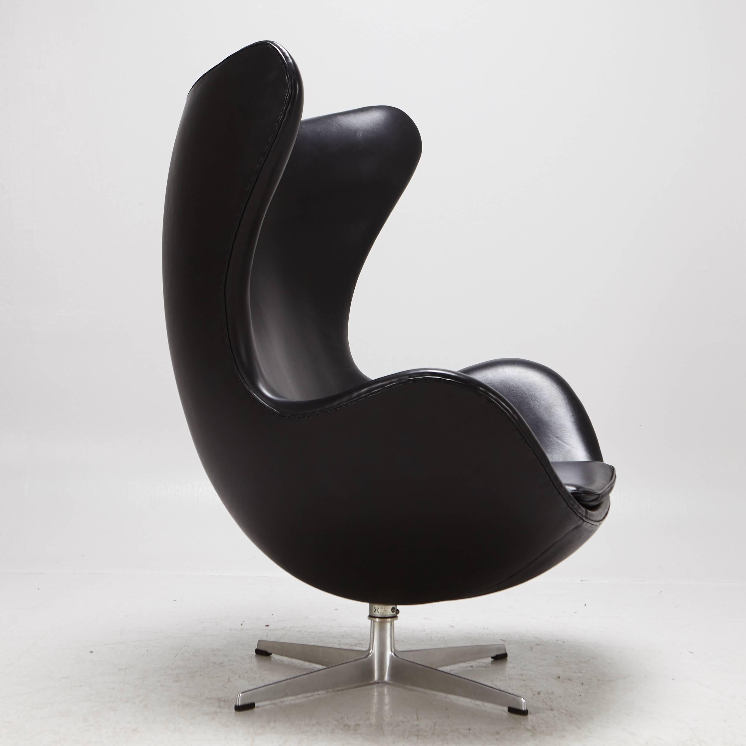 Leather Arne Jacobsen Egg Chair  For Sale
