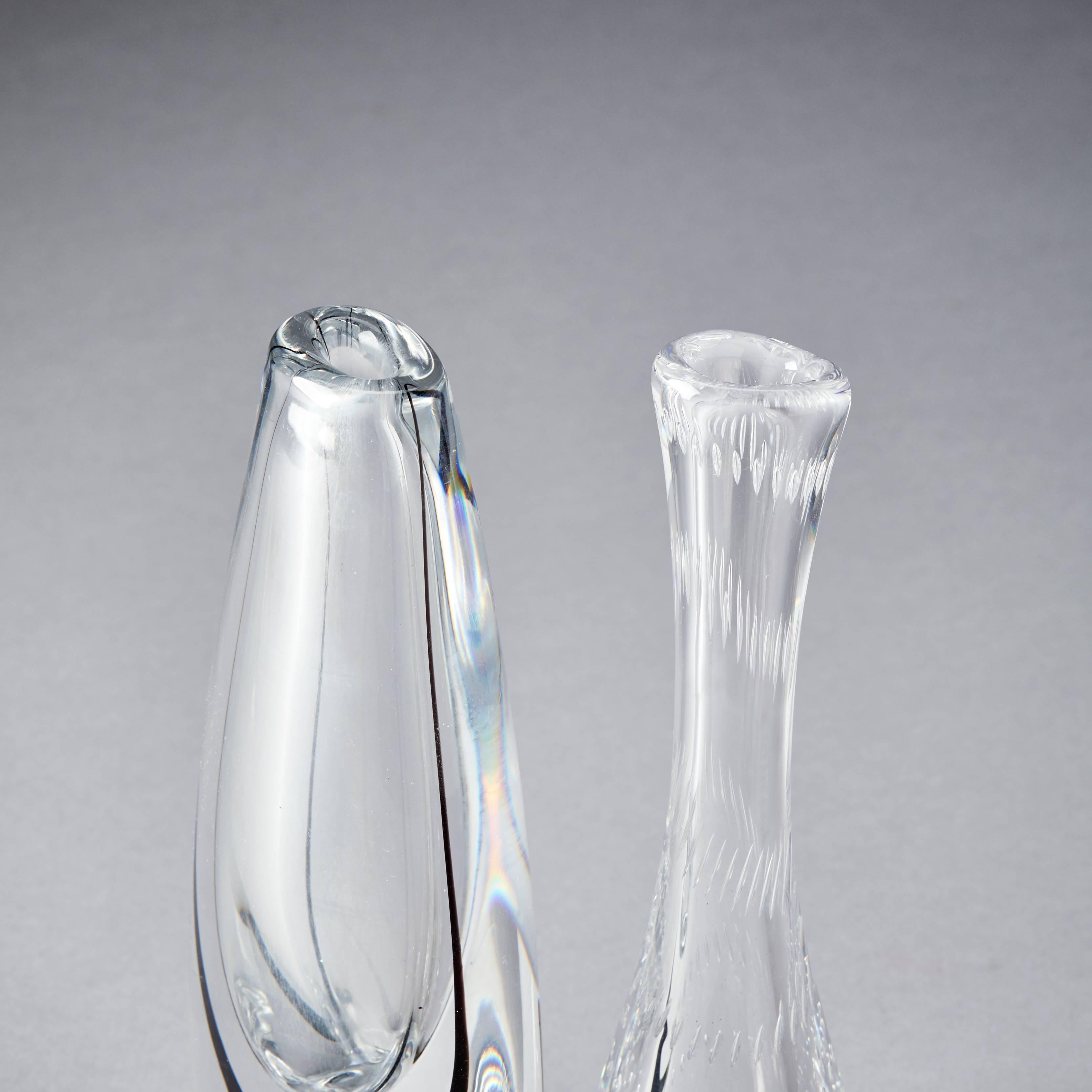 Vicke Lindstrand 1904-1983 vases, two pieces. Signed Kosta LH 1414, Kosta 4133 Lindstrand. Glass, measure: H 23-23.5 cm.