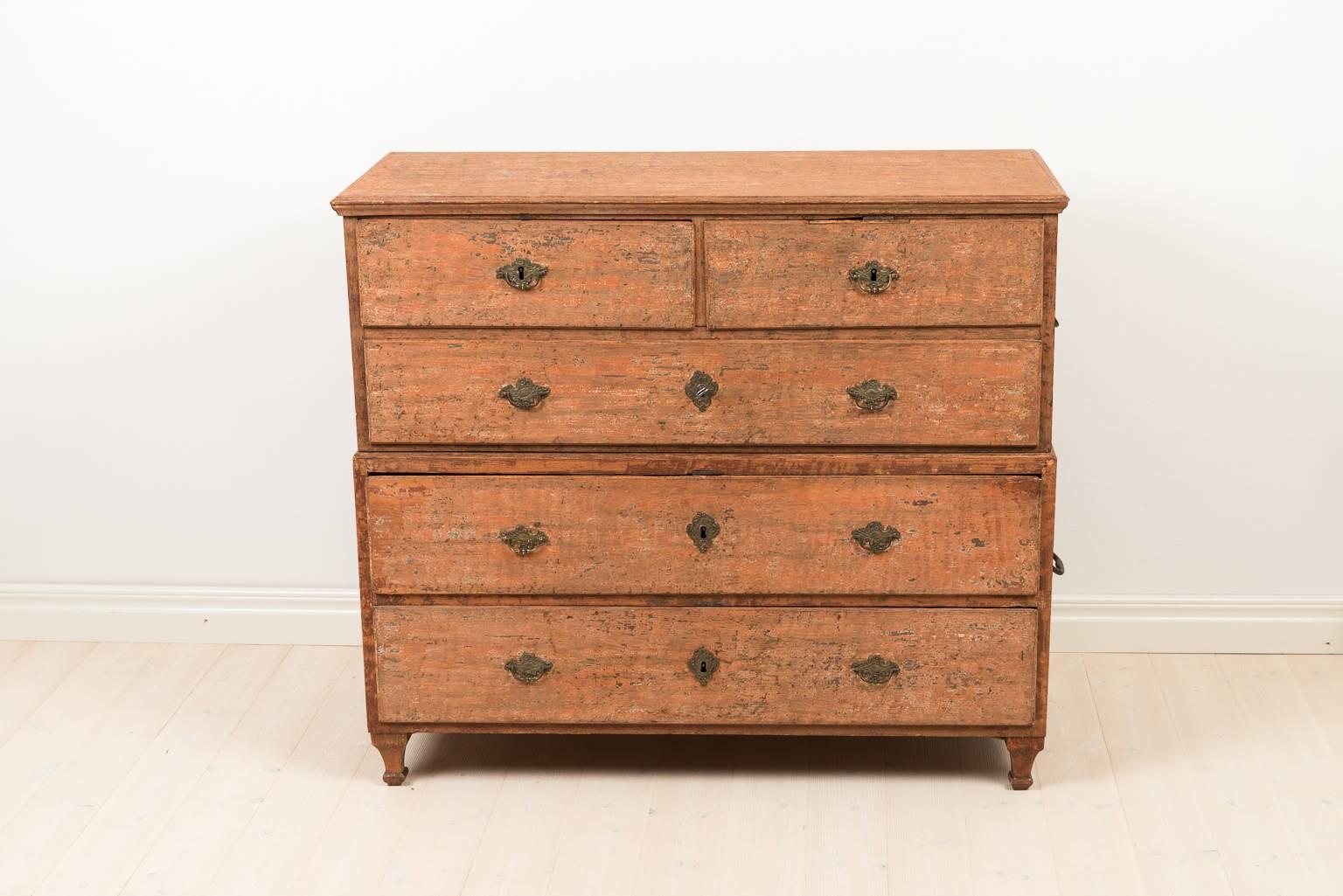 18th Century Swedish Gustavian Chest of Drawers with Original Paint In Excellent Condition In Kramfors, SE