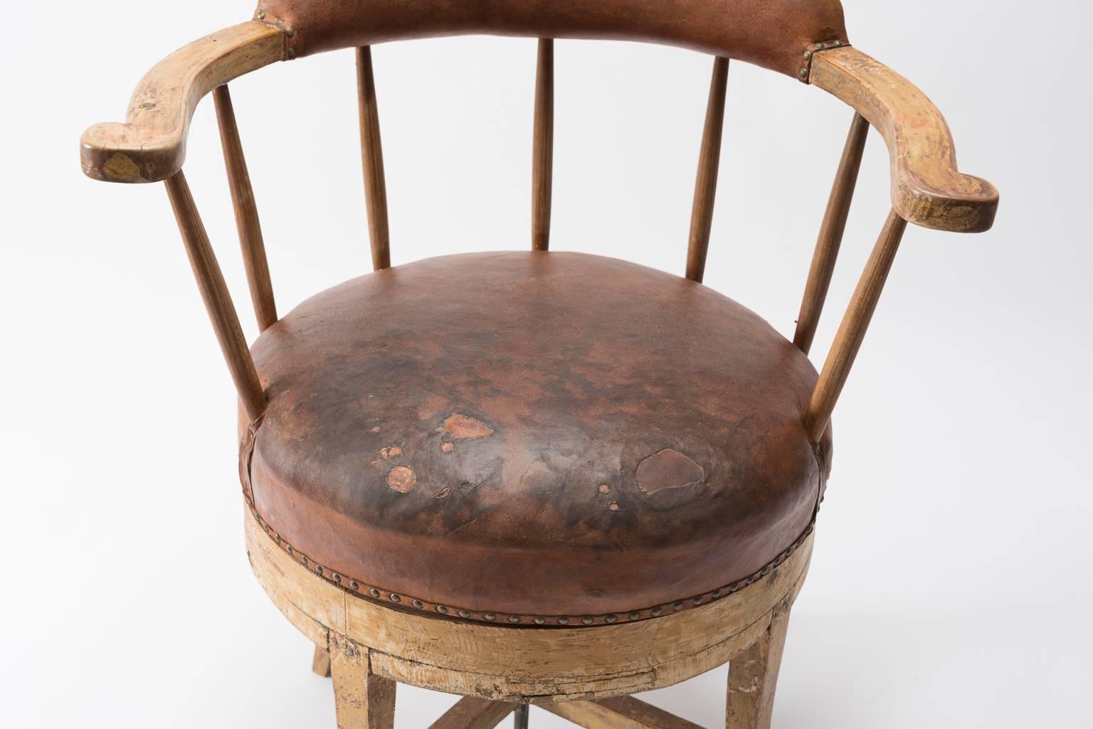 19th Century Gustavian Swivel Chair 1