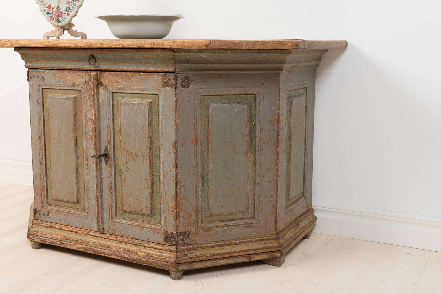 18th Century Baroque Sideboard In Good Condition In Kramfors, SE