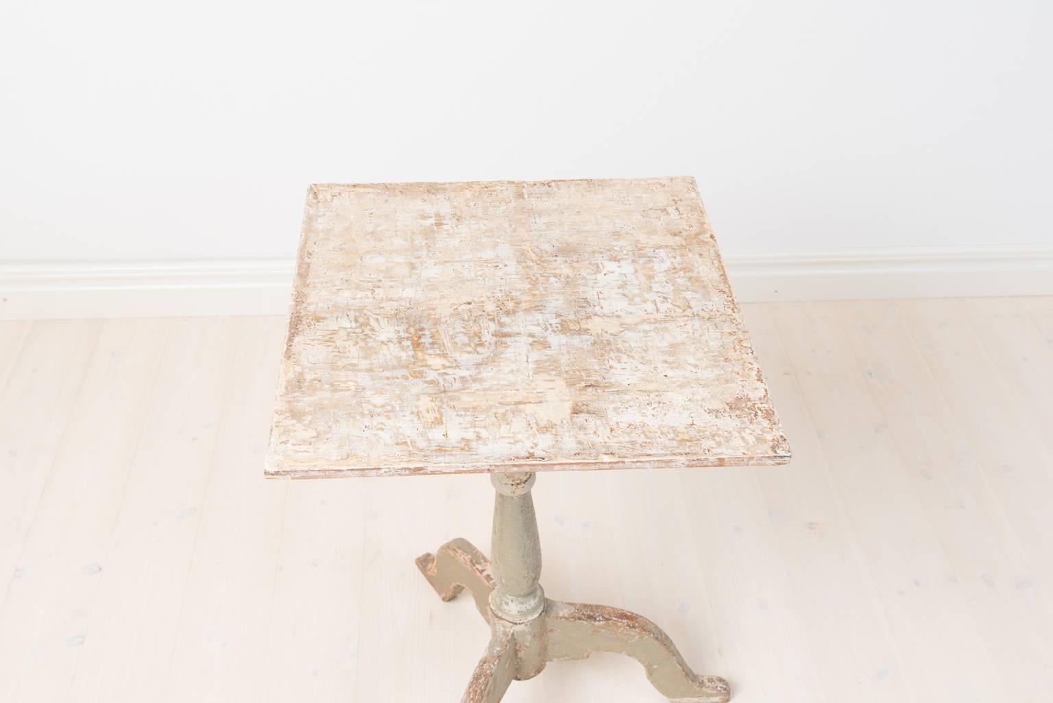 19th Century Swedish  Pedestal Table With One Drawer 3