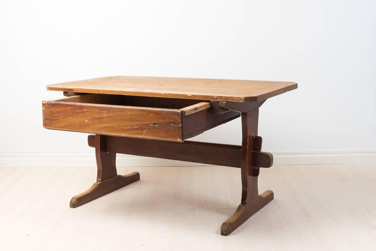 Early 19th Century Painted Swedish Folk Art Trestle Table In Good Condition In Kramfors, SE