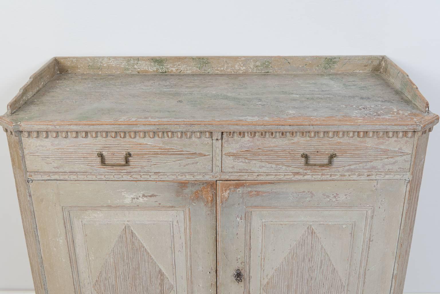 Hand-Painted 18th Century Swedish Gustavian Buffet with Original Paint