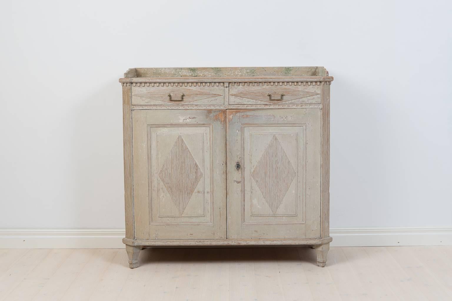 18th Century Swedish Gustavian Buffet with Original Paint 4