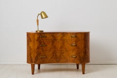 Escritorio de caoba de Axel Larsson, diseño sueco, tres cajones, con forma de riñón, 1940
