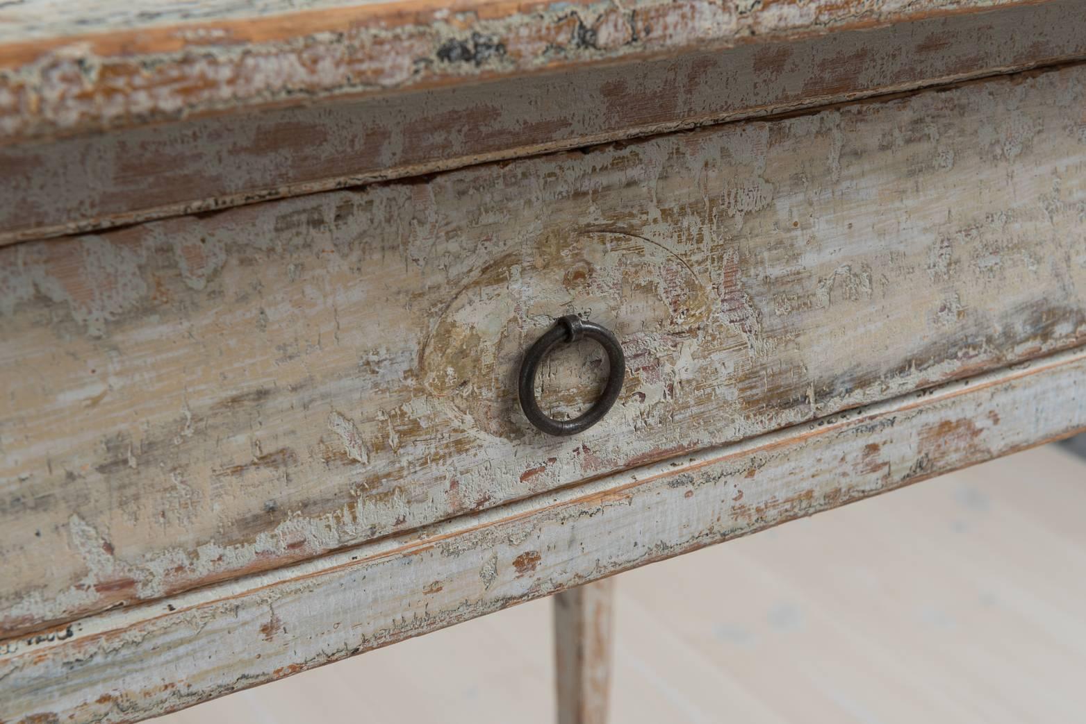 19th Century Swedish Side Table Scraped to Original Paint In Good Condition In Kramfors, SE