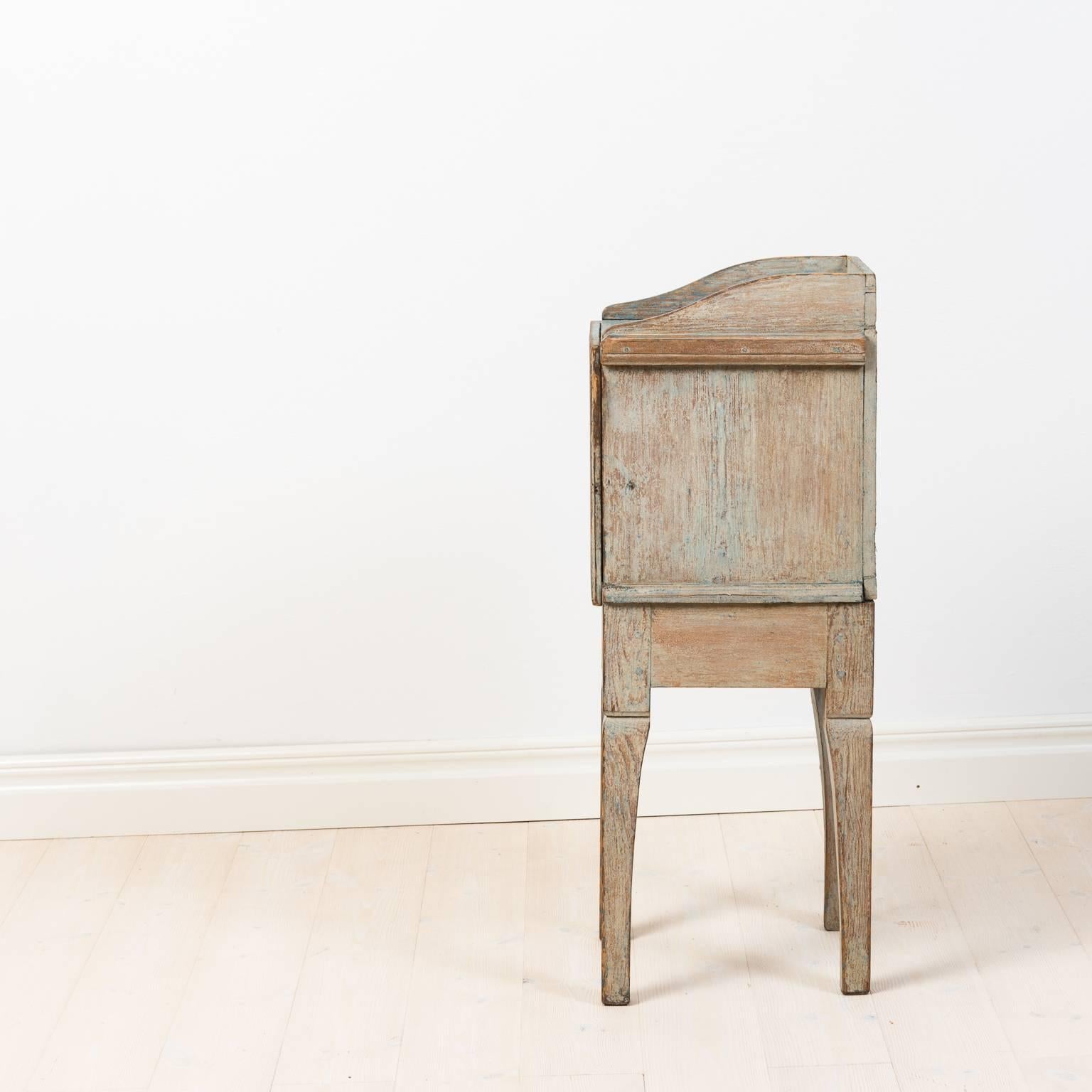 18th Century Gustavian Nightstand In Good Condition In Kramfors, SE