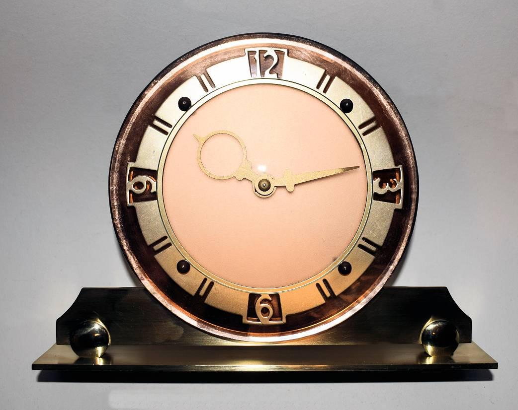 Glamorous 1930s English Art Deco Mirror Clock 1