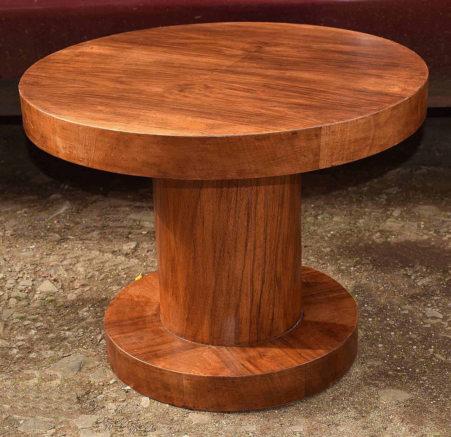 1930s Modernist Art Deco Walnut Occasional Table In Good Condition In Devon, England