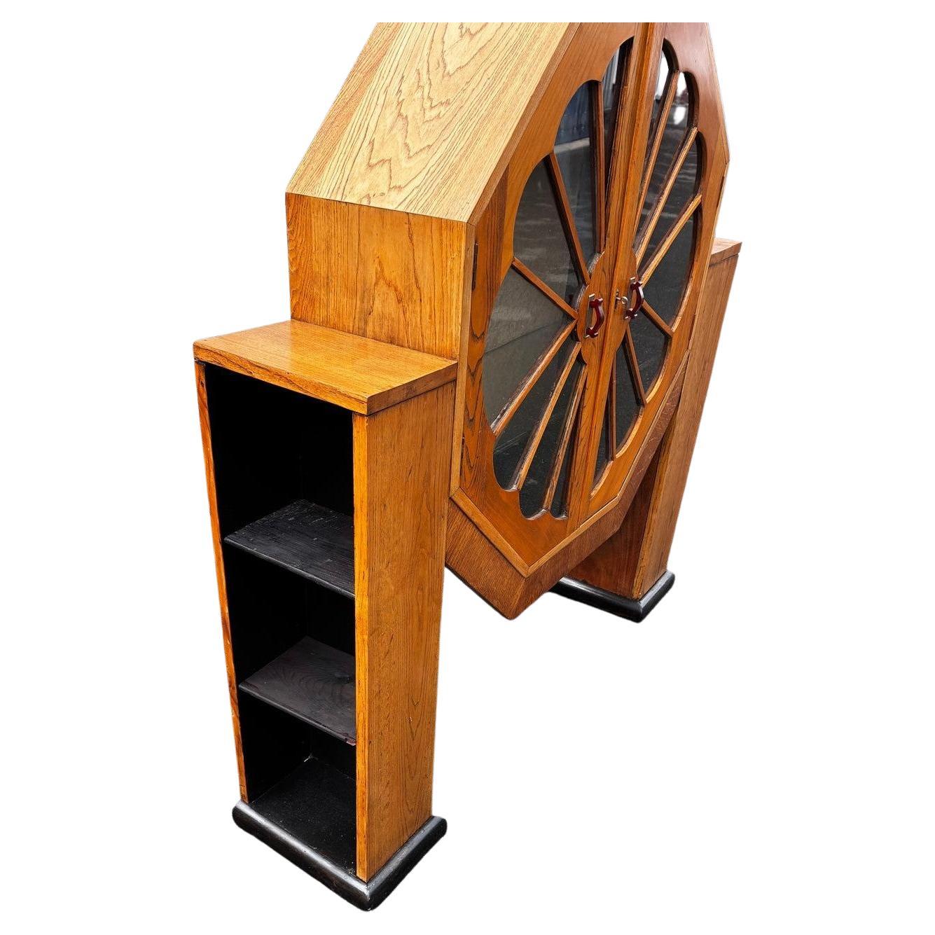 Spectacular Art Deco Walnut Display Vitrine Cabinet, English, circa 1930s In Good Condition For Sale In Devon, England
