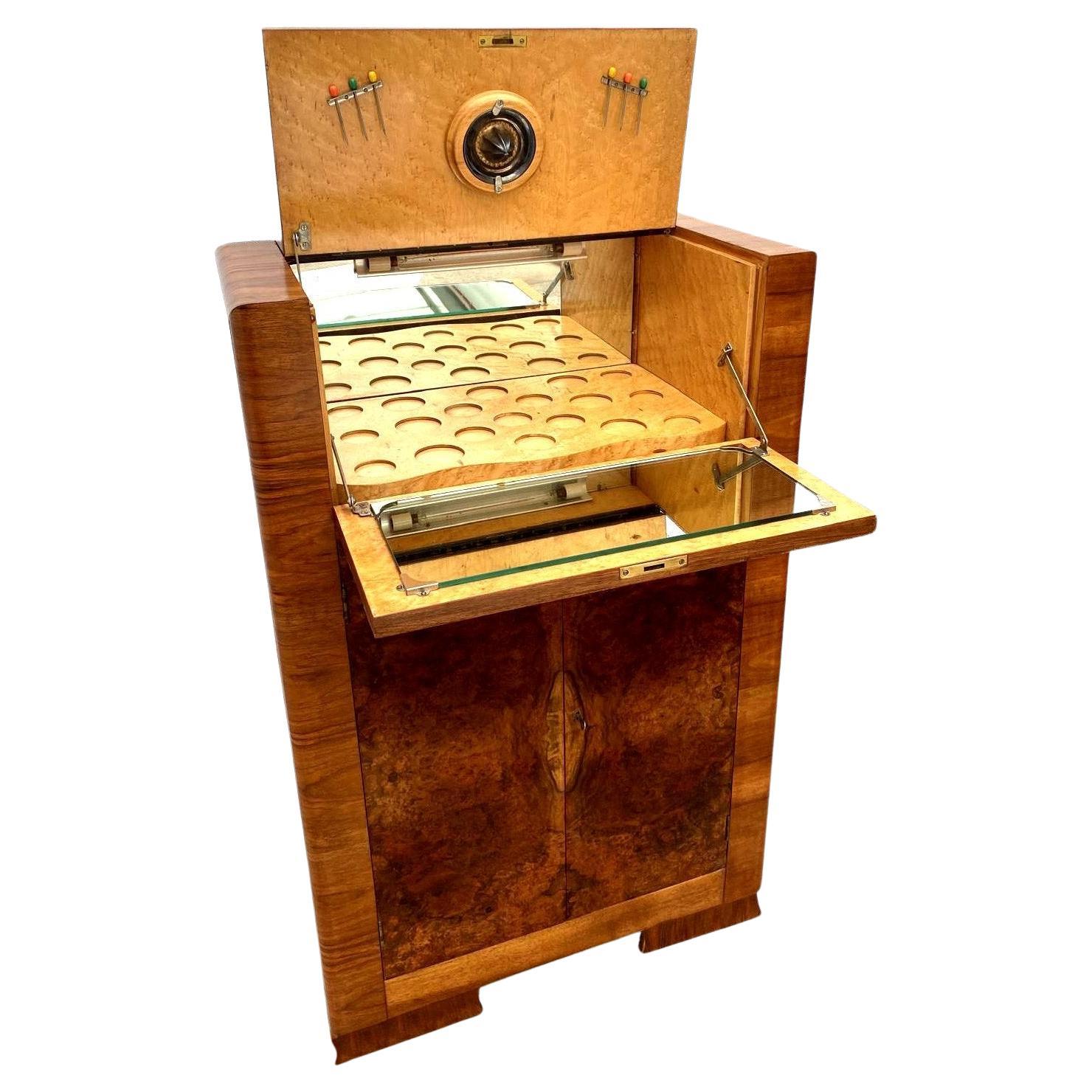 Cabinet da cocktail Dry Bar in noce figurato Art Déco, inglese, 1930 ca.