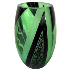 Atemberaubende Art-déco-Vase aus Uran-Glas von Karl Palda, Prag, um 1930