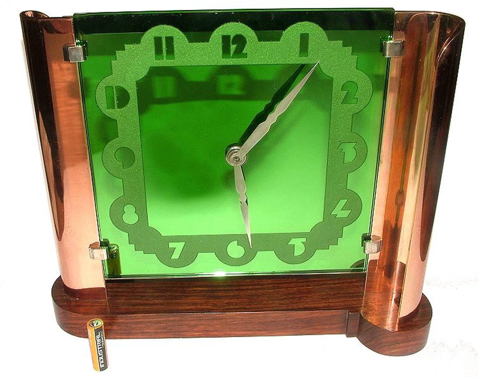 Impressive Art Deco Modernist Clock In Excellent Condition In Devon, England