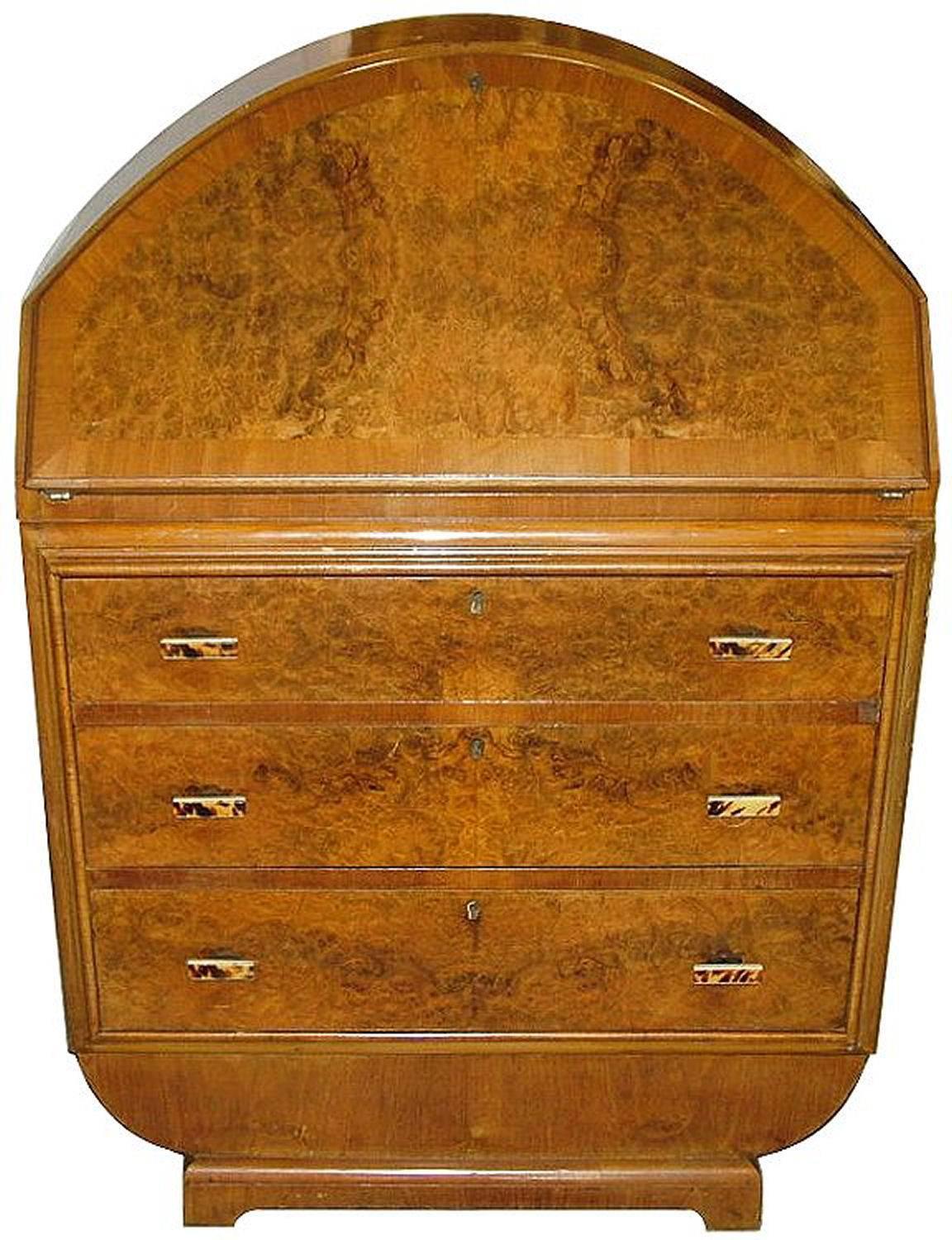 Fabulous 1930s Art Deco blonde walnut bureau in the most wonderful shape. Not only does this great bureau look great its very functional too. The top opens up to reveal everything you need to rest a laptop or write a letter (does anyone do that