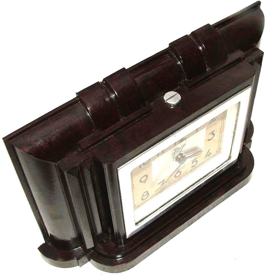 Français Très belle horloge Art Déco miniature en bakélite française des années 1930 par Dep en vente