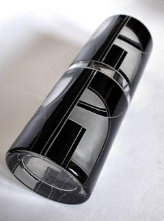 Vase en verre tchèque Art Déco hautement géométrique de Karl Palda