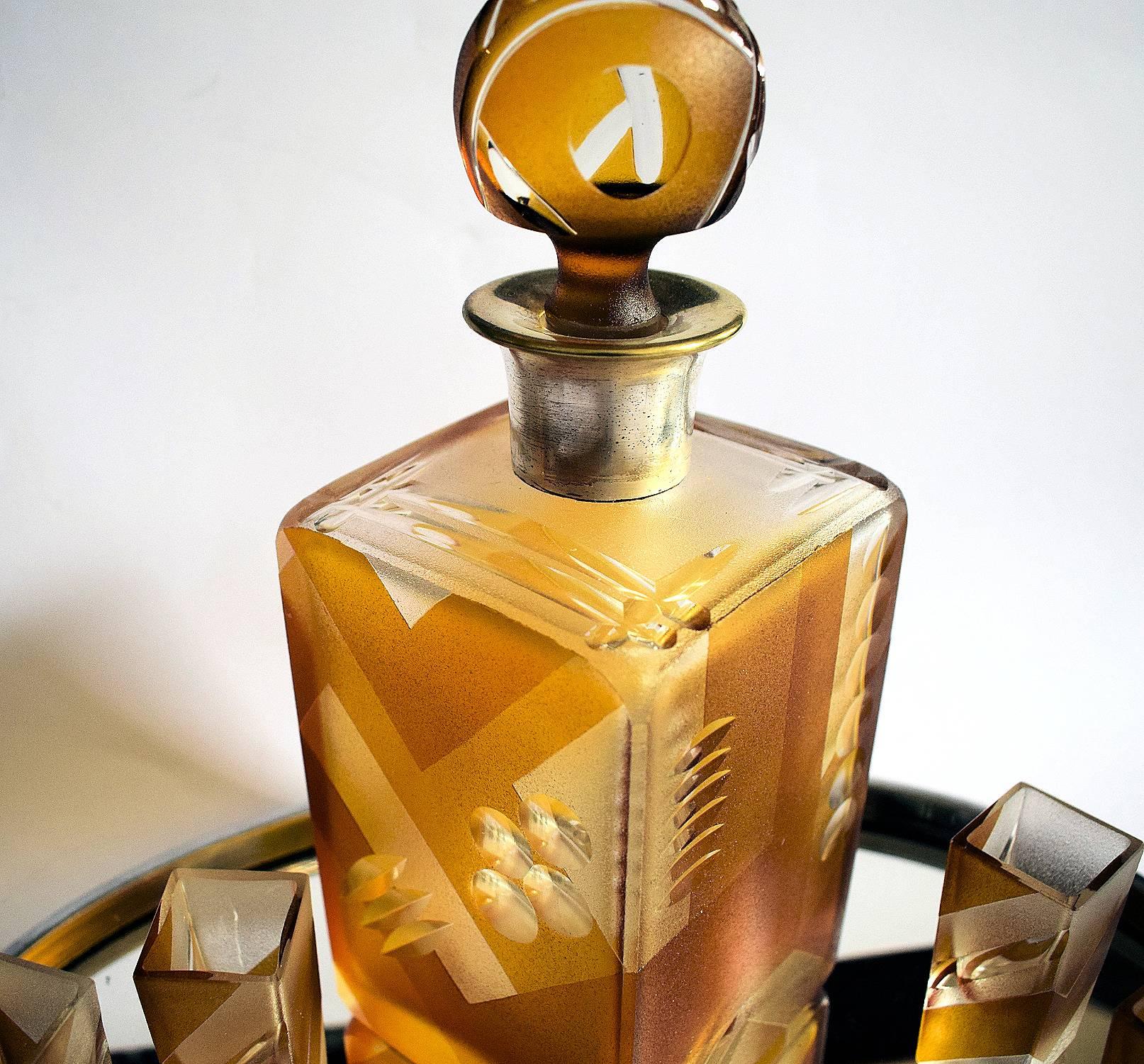 1930s Art Deco Glass Decanter Set with Geometric Design In Excellent Condition In Devon, England